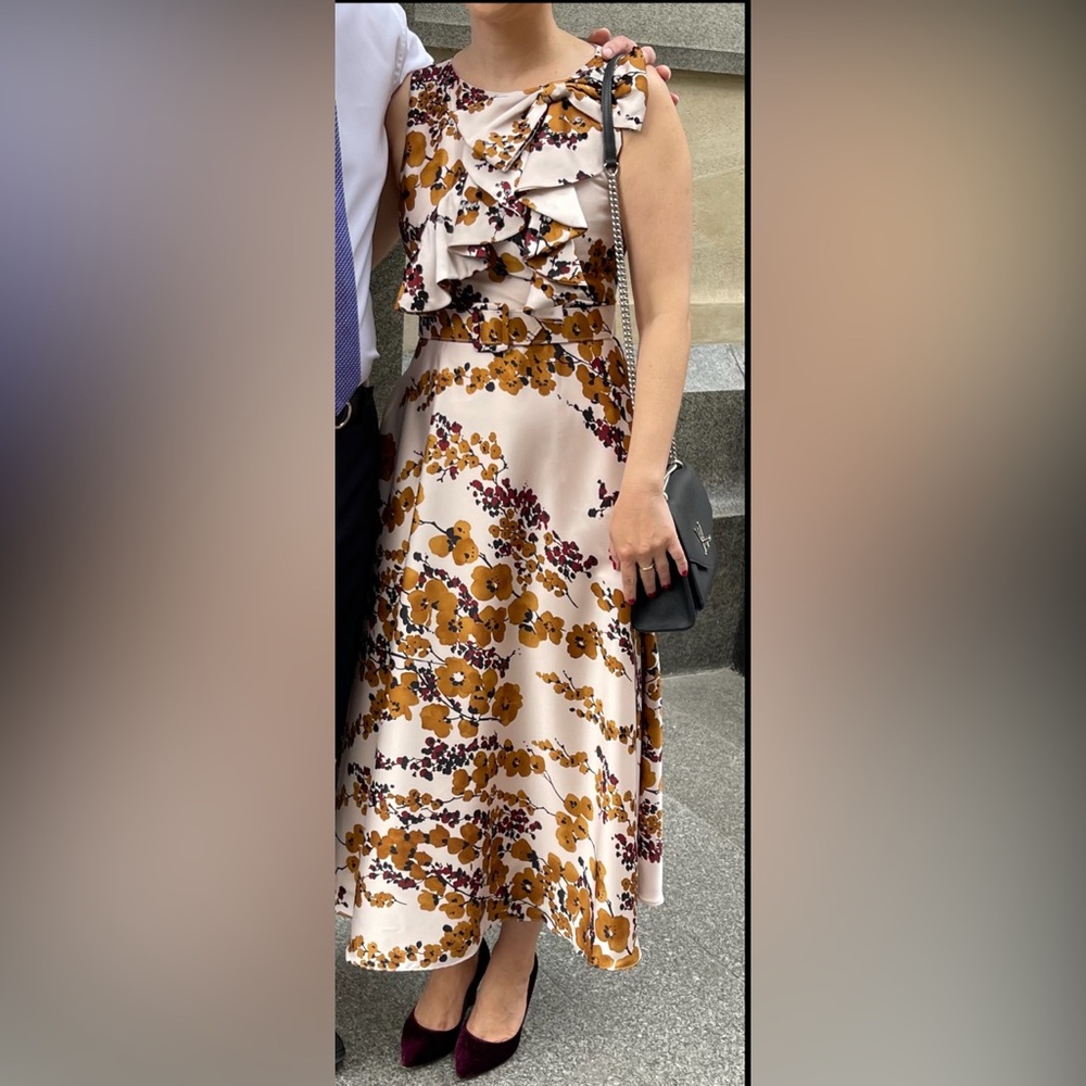Gorgeous Badgley Mischka dress! 🌸